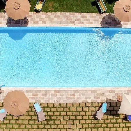 Petriolo Sleeps 14 Pool Air Con Wifi Vila *